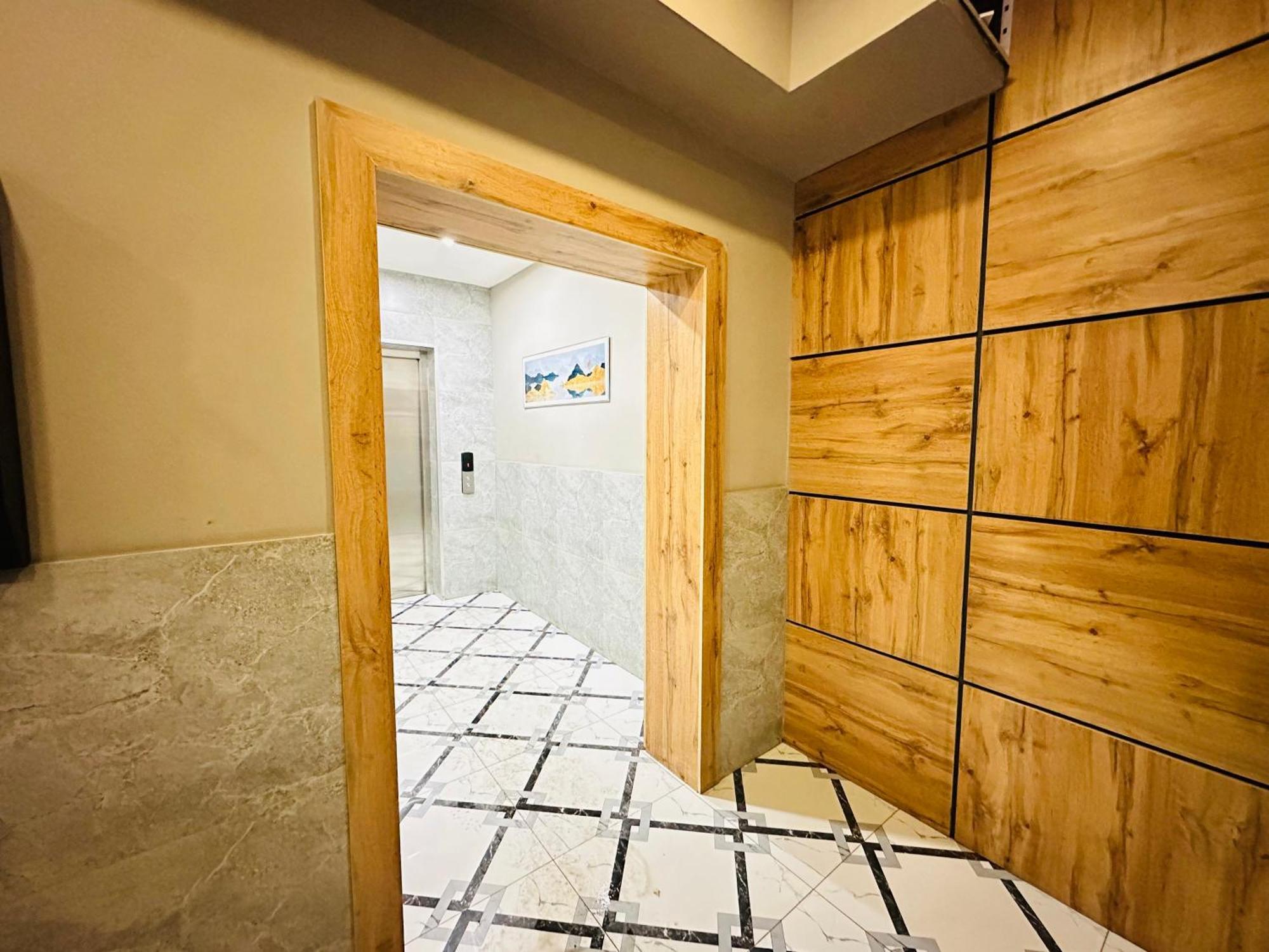 Appartement Vostochnyi Park Apartament In The Center Of Almaty Extérieur photo