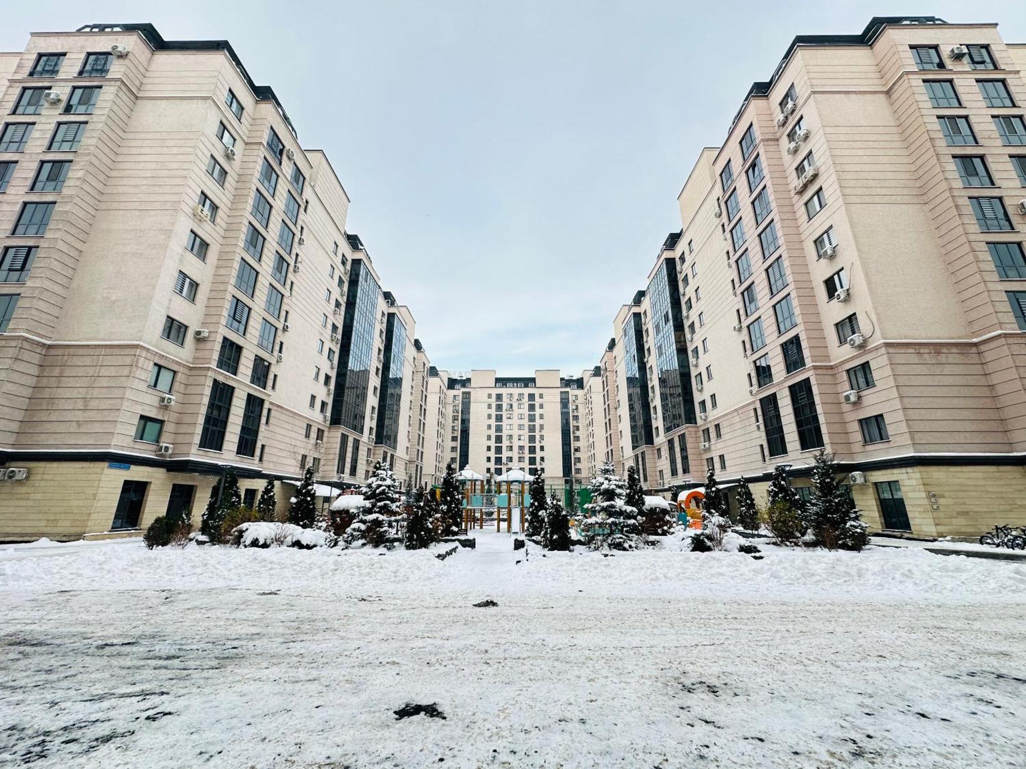 Appartement Vostochnyi Park Apartament In The Center Of Almaty Extérieur photo